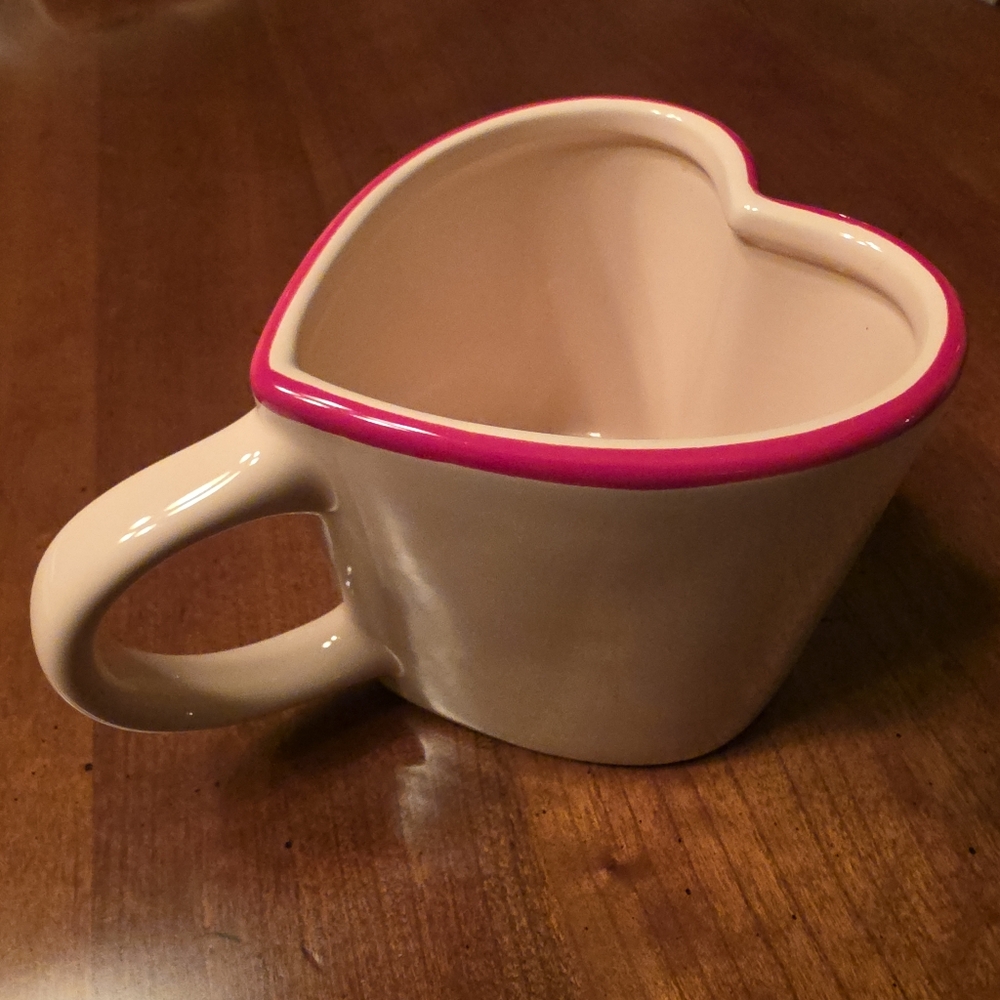 THRESHHOLD ❤️ Super-Sweet Heart-Shaped Cream Mug with Pink Rim